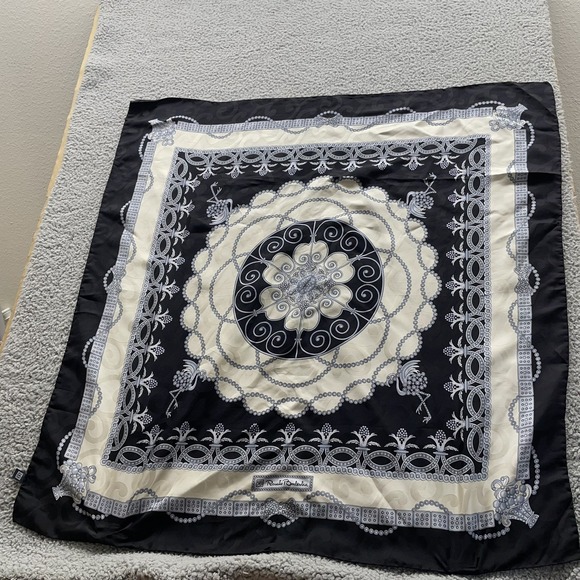 Renato Balestra‎ Scarf 100% Silk 33'x33''Floral Black White Made In Italy - Picture 2 of 10